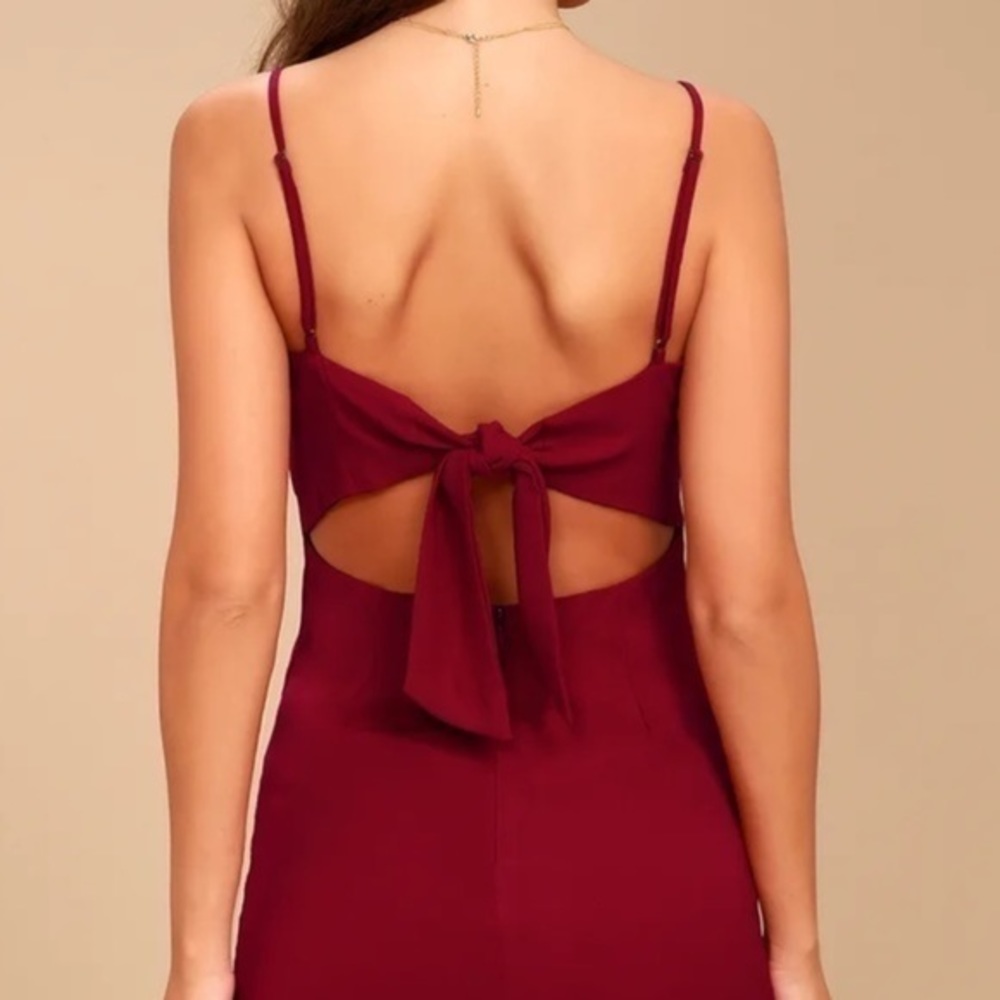 RED mini dress with‎ adjustable straps and tying open back